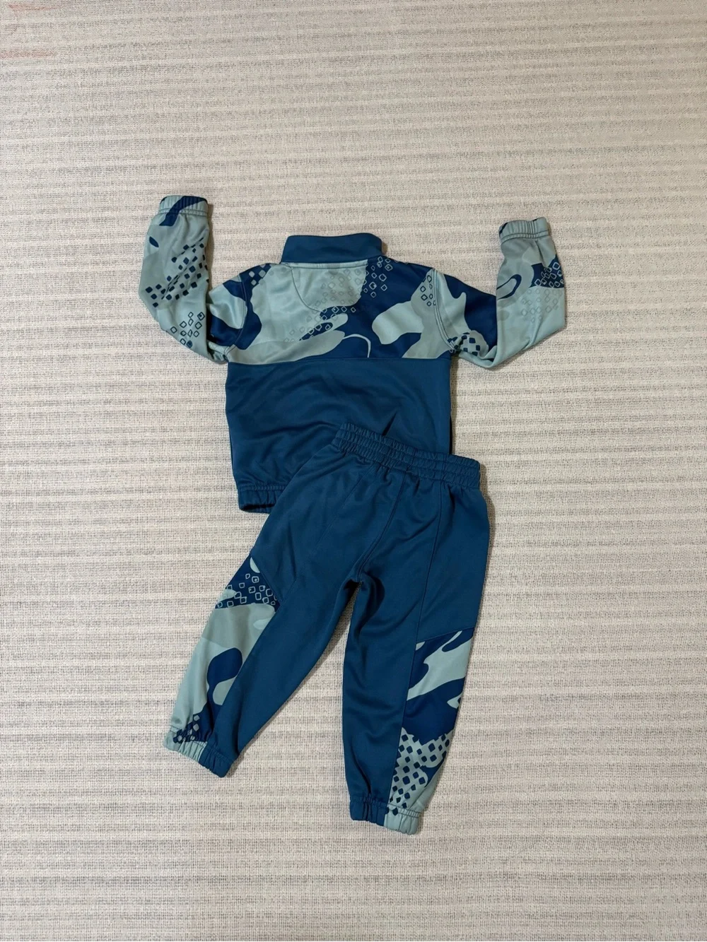 Nike Toddler 2-Piece Track Suit Set Boy’s Sz 2 / Teal & Light Blue - Picture 2 of 5